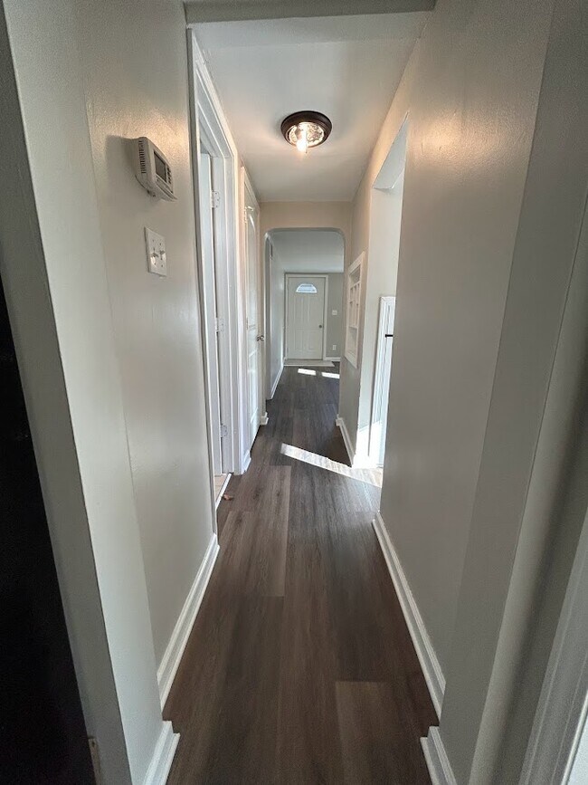 Building Photo - 15931 Deering St