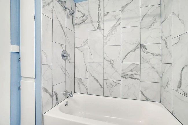 Building Photo - Updated 2BR Home in Marysville – Spacious Garage, Decks & RV Parking!