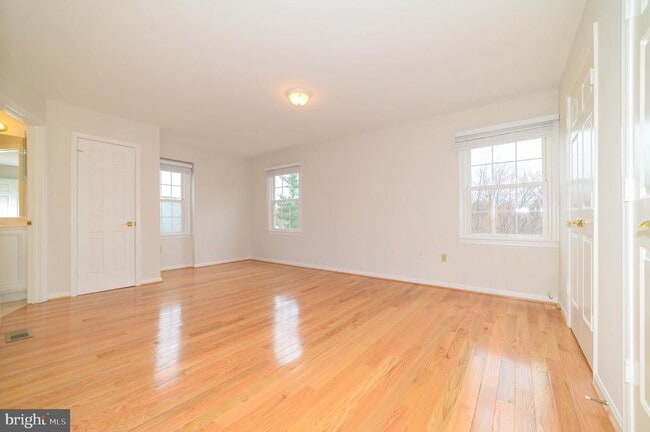Building Photo - 8016 Merry Oaks Ln