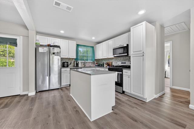 Building Photo - 324 N Shore Pl