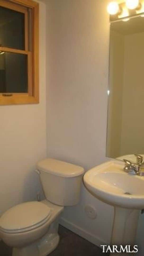 Building Photo - PRELEASE August 2026! West University Home!