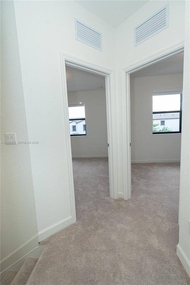 Building Photo - 270 SW 159th Pl