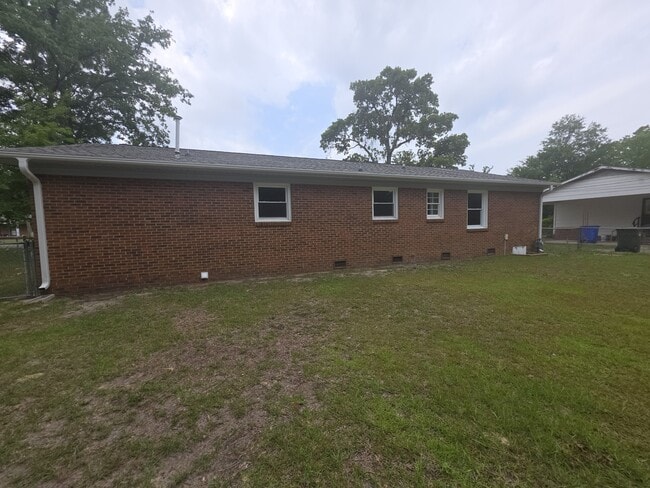Building Photo - 1637 Flintshire Rd