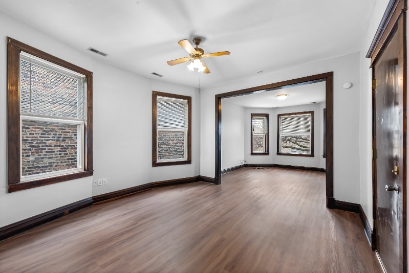 Building Photo - 879 N Richmond St