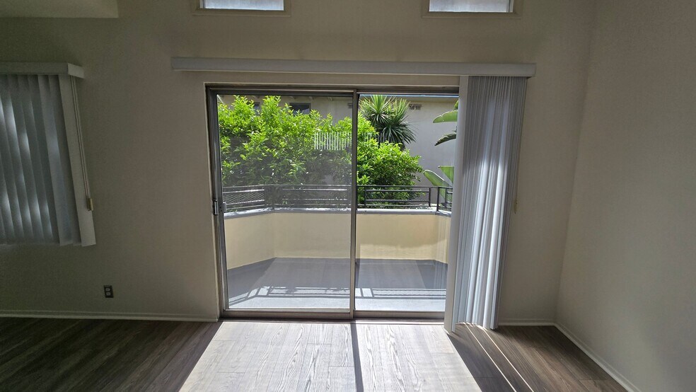 Building Photo - 12015 Lamanda St