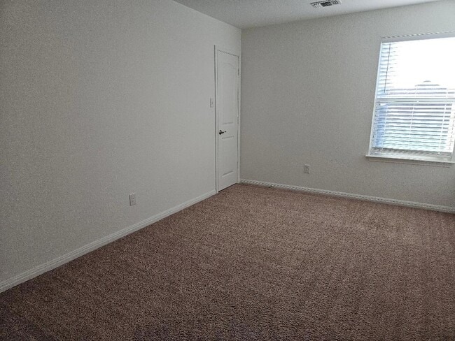 Building Photo - 18412 Speculator Ln