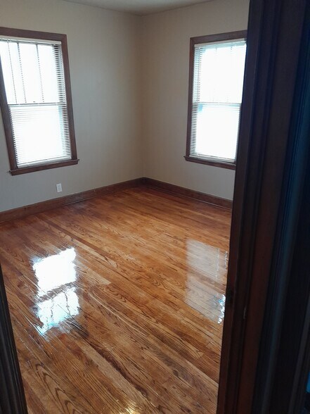 Building Photo - 934 Garfield St