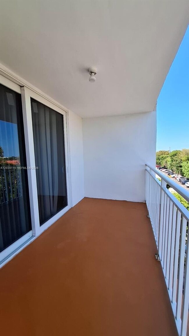Building Photo - 6940 Miami Gardens Dr