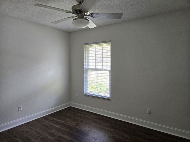 Building Photo - Move in Ready 3/2 in Clermont