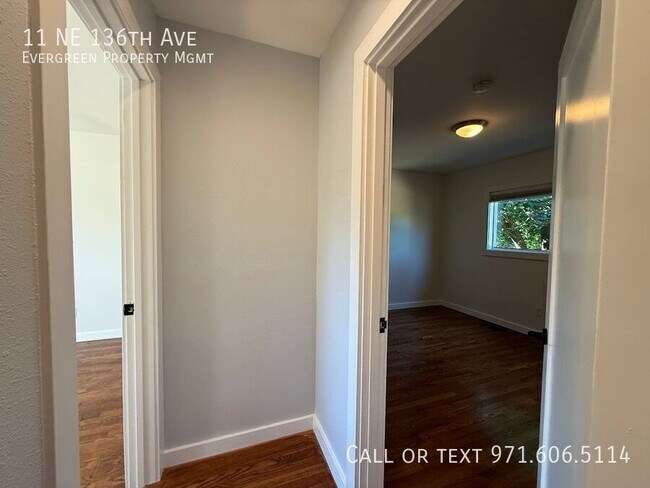 Building Photo - 11 NE 136th Ave