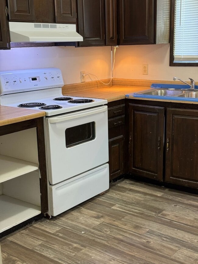 Building Photo - STATUS: PENDING APPLICATION-| R80E| $1495.00