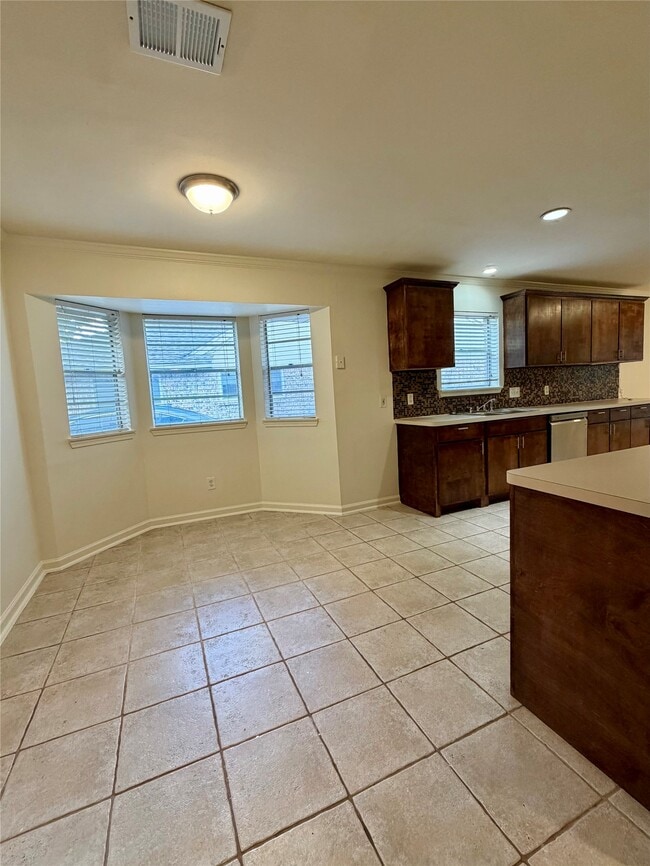 Building Photo - 5422 Winding Way Dr