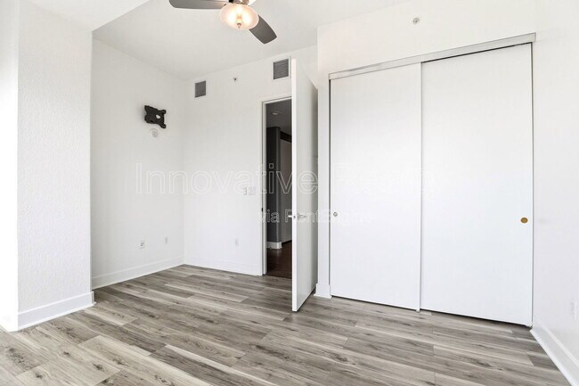 Building Photo - 150 E Robinson St