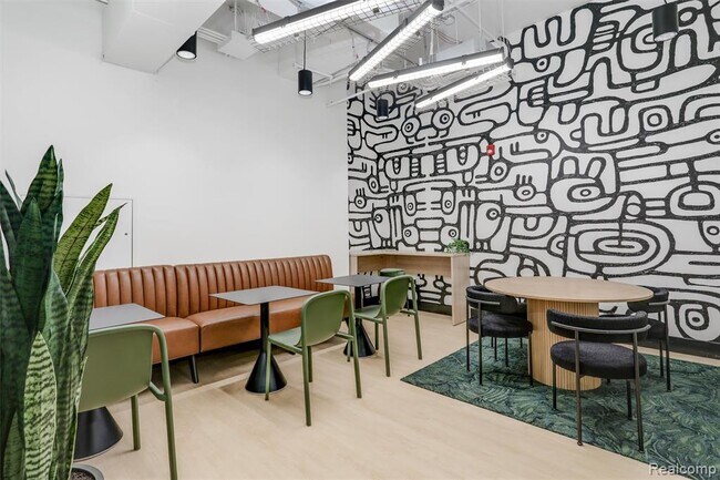 Building Photo - 411 Piquette Ave