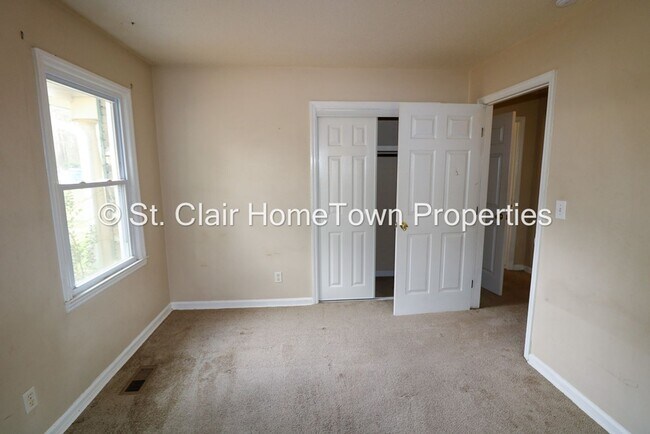 Building Photo - Cute Duplex Close to Pell City