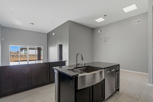 Building Photo - 941 Gulf Streams Ave