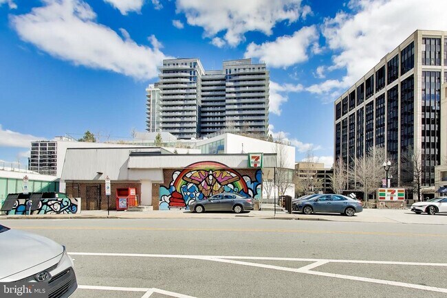 Building Photo - 1724 N Quinn St