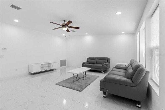 Building Photo - 6847 Woodsman Dr