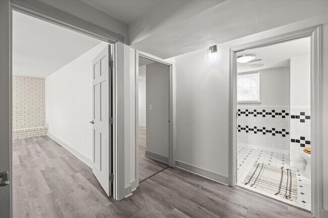 Building Photo - 9121 Potomac Dr