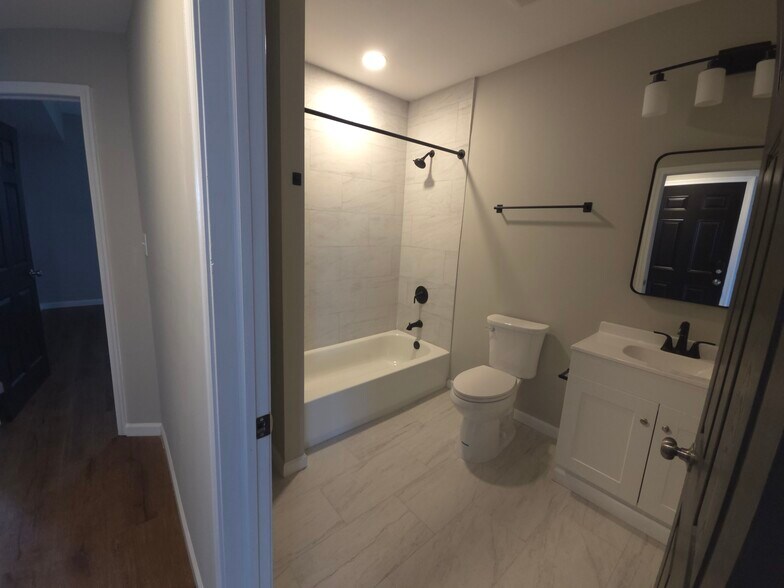 bathroom - 2732 Reisterstown Rd