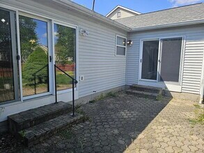Building Photo - Beautiful and spacious 3 bedroom 2 full bath ranch in the highly desired Pickerington Schools dis...