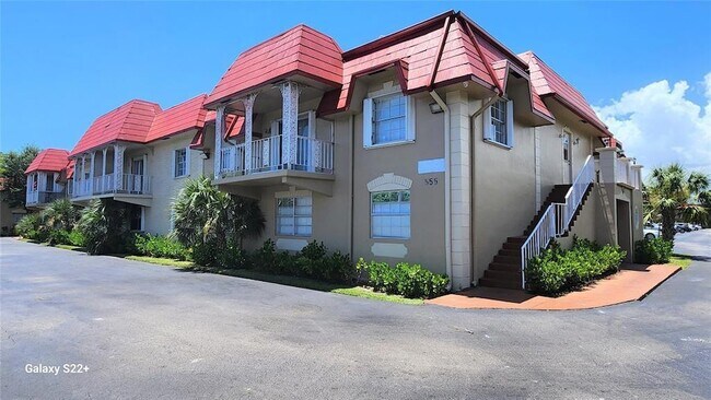 Building Photo - 555 SE 8th St