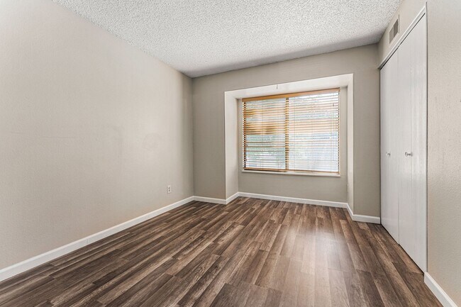 Building Photo - Renovated 2-Bed/2-Bath Condo in Tall Pines, Lakewood!