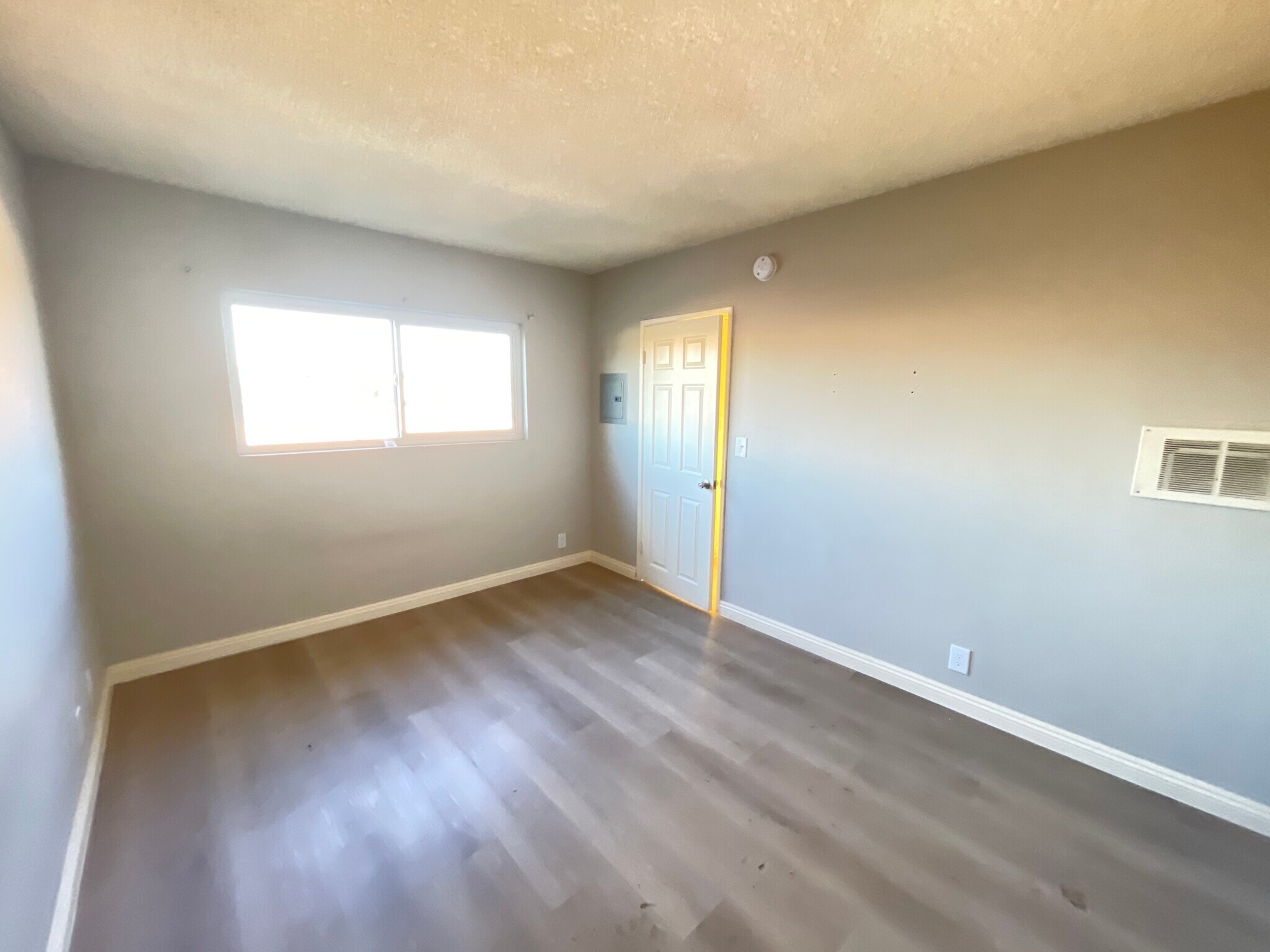 Building Photo - 8720 Orion Ave