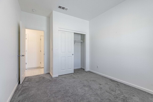 Building Photo - 4 bedroom home for RENT in Manteca with RV...