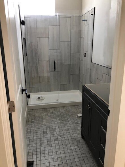 First Floor Unit - 906 Saratoga St