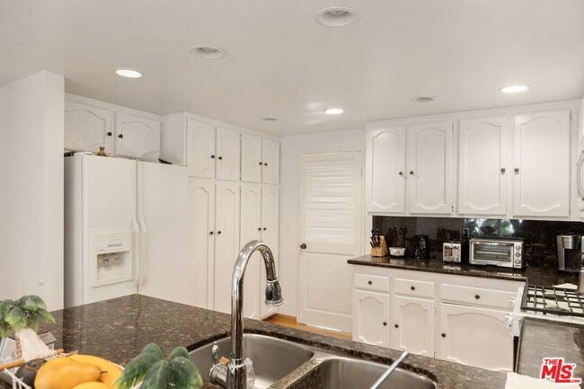Building Photo - 2484 Angelo Dr