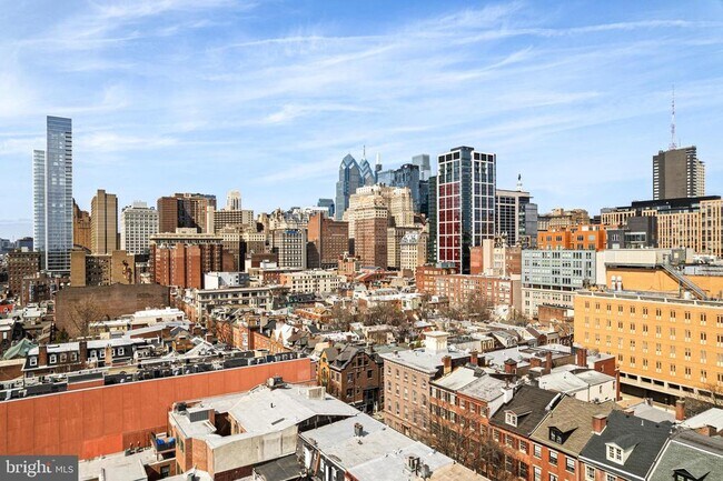 Building Photo - 1008 Spruce St