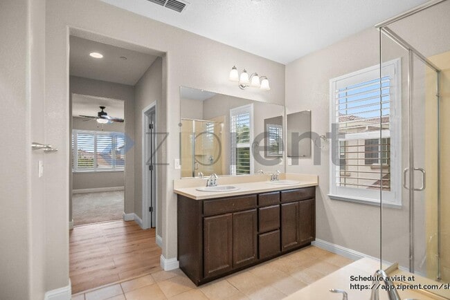 Building Photo - 1726 Hummingbird Way