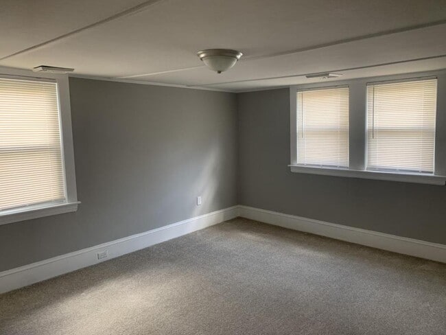 Building Photo - 2 Marvin Ave