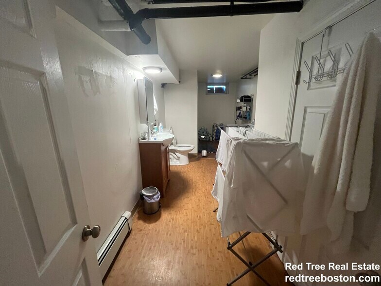Building Photo - 17-19 Putnam Ave. Unit 17A
