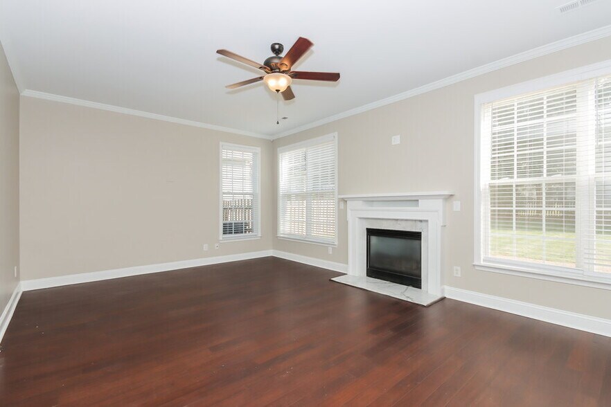 Building Photo - 17027 Stinson Ave