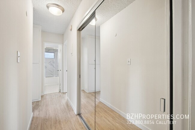 Building Photo - 7540 Hampton Ave