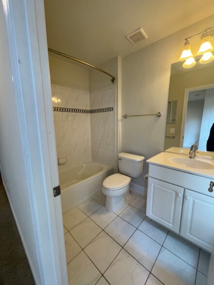 Building Photo - 2203 Greywing St