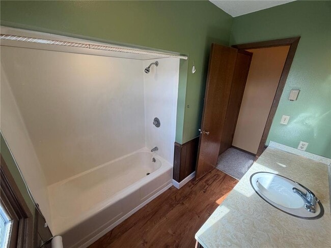 Building Photo - 706 1st St S