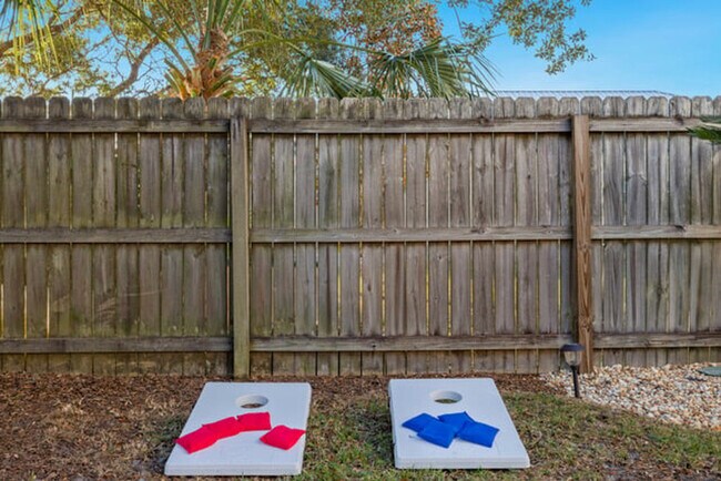 Building Photo - 76 Gulf View Dr