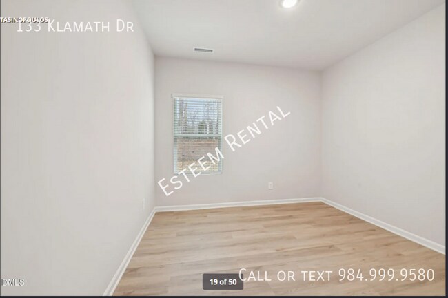 Building Photo - 133 Klamath Dr