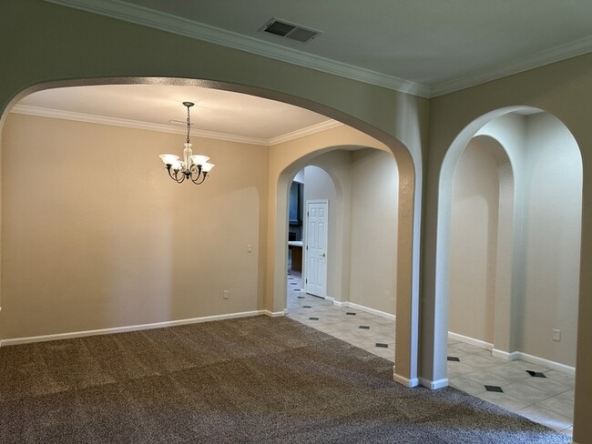 Building Photo - Weston Ranch 4 Bedroom 2.5 Bathroom Home