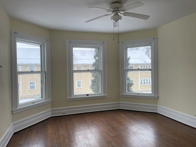 Master Bedroom - 100 Main St