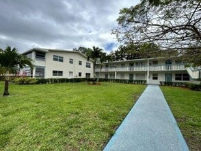 Building Photo - 257 Tilford M