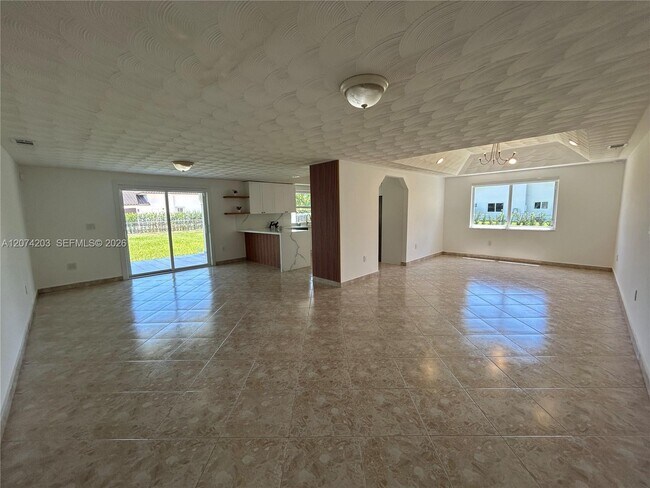Building Photo - 6611 SW 99th Ave