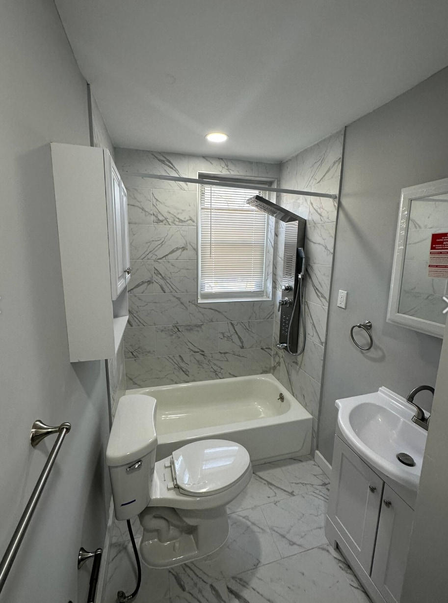 Building Photo - 615 Vernon Rd