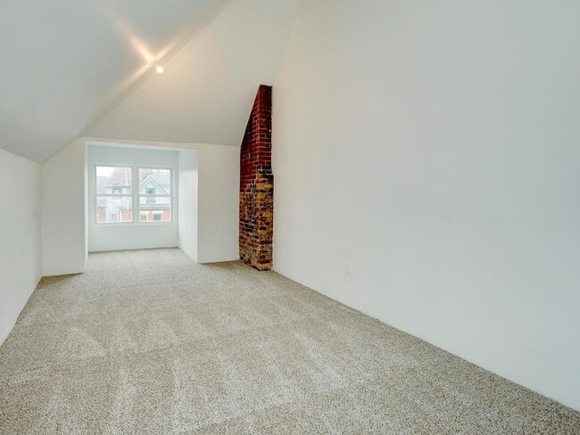 Building Photo - 683-685 South Champion