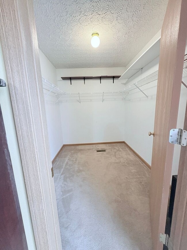 Building Photo - Furnished 4BR 2 BA Home w/ Covered Patio in Groveport!