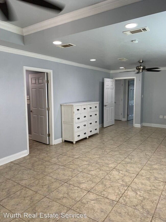 Building Photo - 3 br, 2.5 bath House - 14042 Woodland Ridg...
