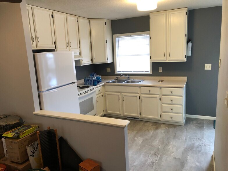 Building Photo - 209 13th Ct